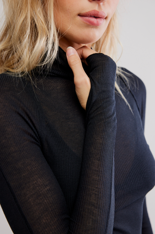 Close to Home Layering Top | Black